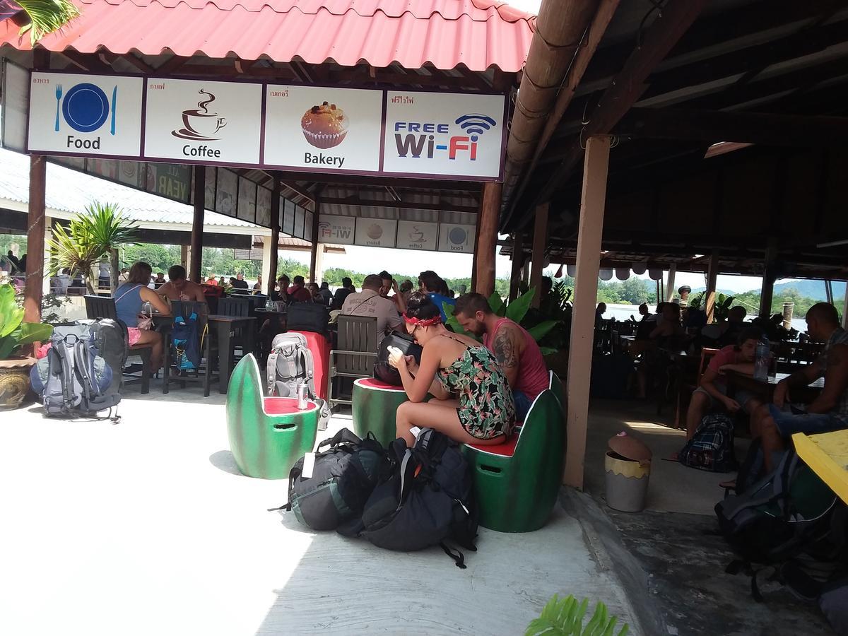At Pier Hostel Lanta เกาะลันตา ภายนอก รูปภาพ