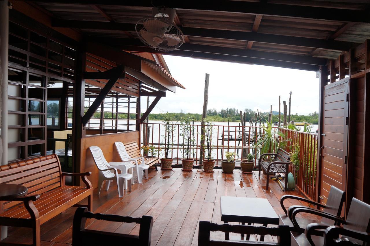 At Pier Hostel Lanta เกาะลันตา ภายนอก รูปภาพ