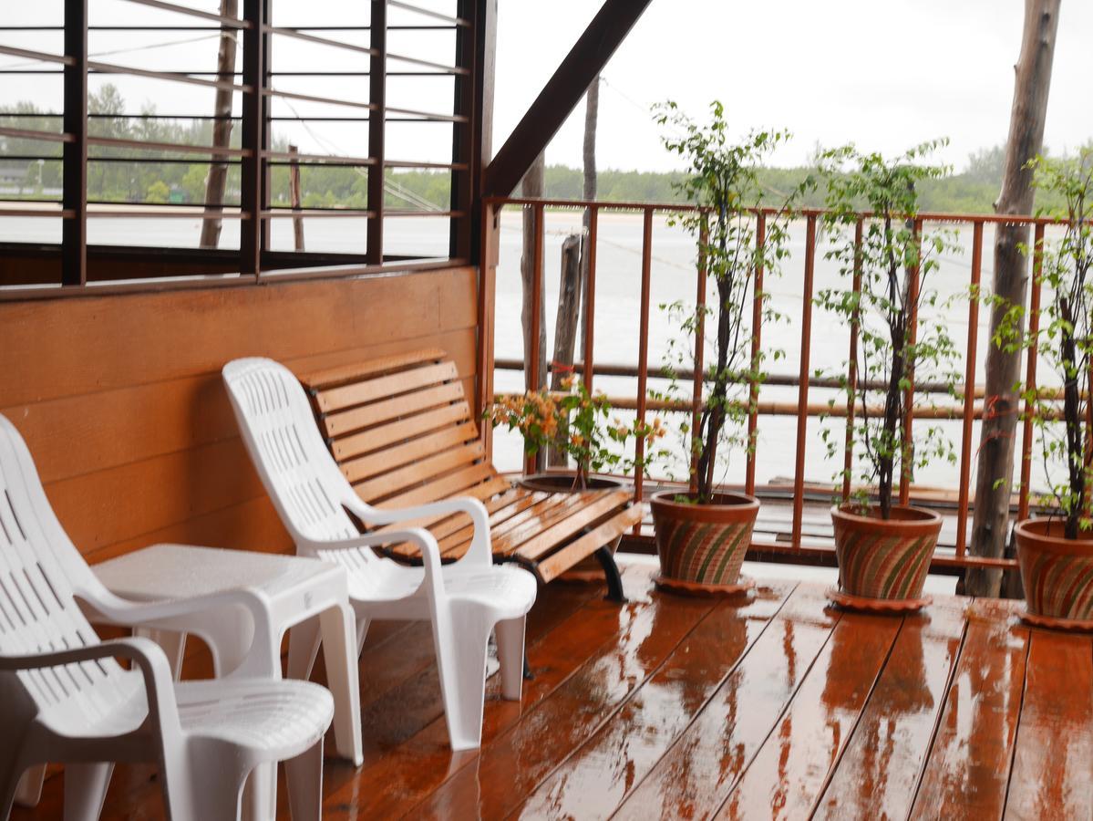 At Pier Hostel Lanta เกาะลันตา ภายนอก รูปภาพ