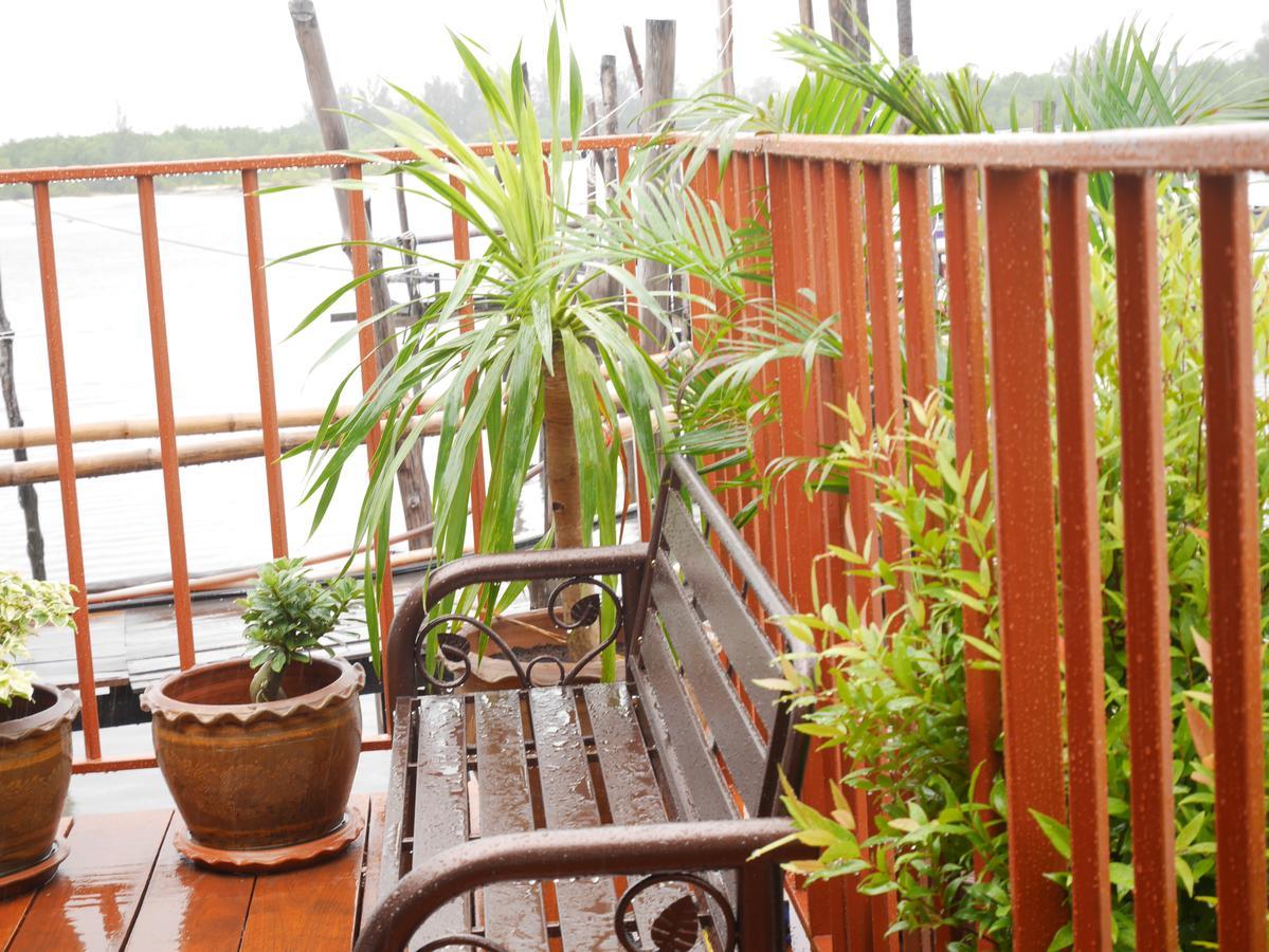 At Pier Hostel Lanta เกาะลันตา ภายนอก รูปภาพ