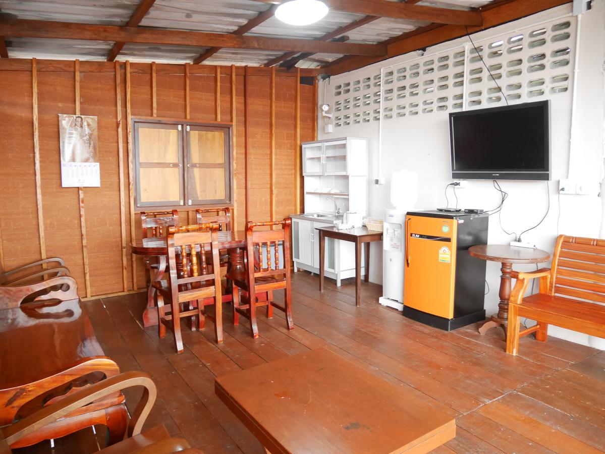 At Pier Hostel Lanta เกาะลันตา ภายนอก รูปภาพ