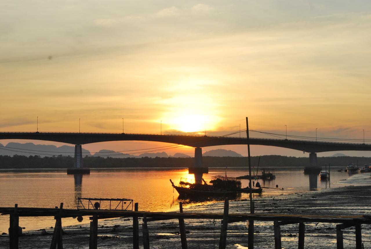 At Pier Hostel Lanta เกาะลันตา ภายนอก รูปภาพ